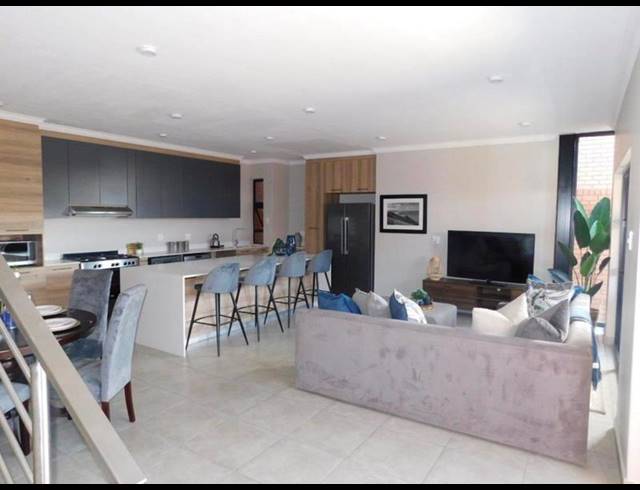 3 BEDROOM HOUSE FOR SALE IN SIX FOUNTAINS RESIDENTIAL ESTATE